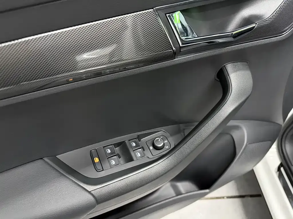 Skoda Karoq 2021 из CN, фото 8