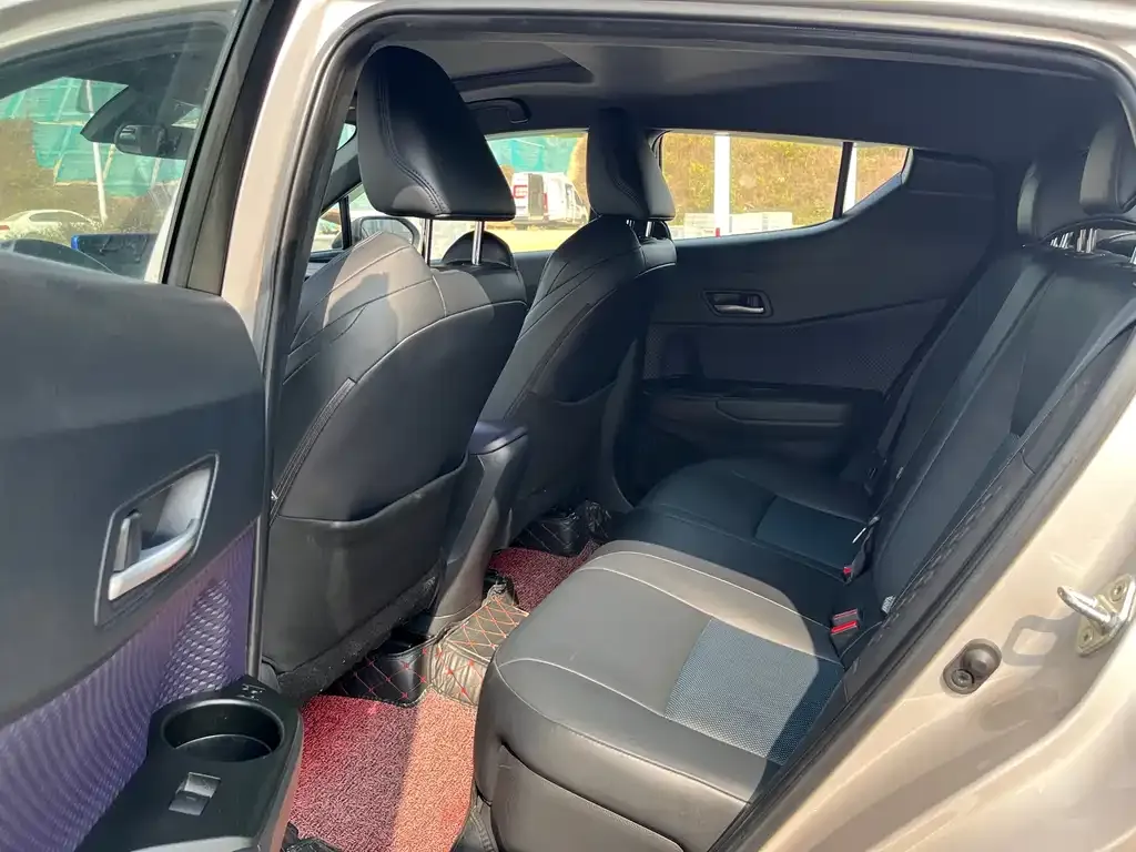 Toyota C-HR 2021 из CN, фото 4
