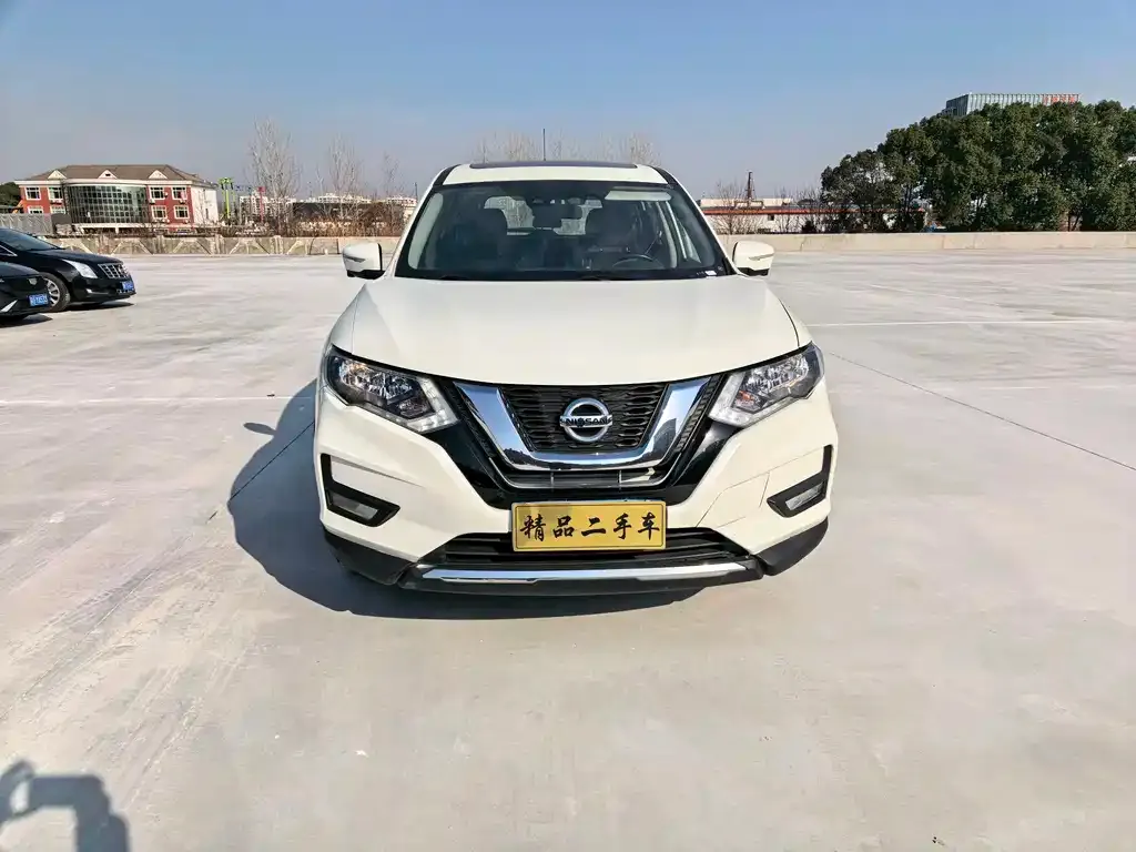 Nissan X-Trail — фото 1