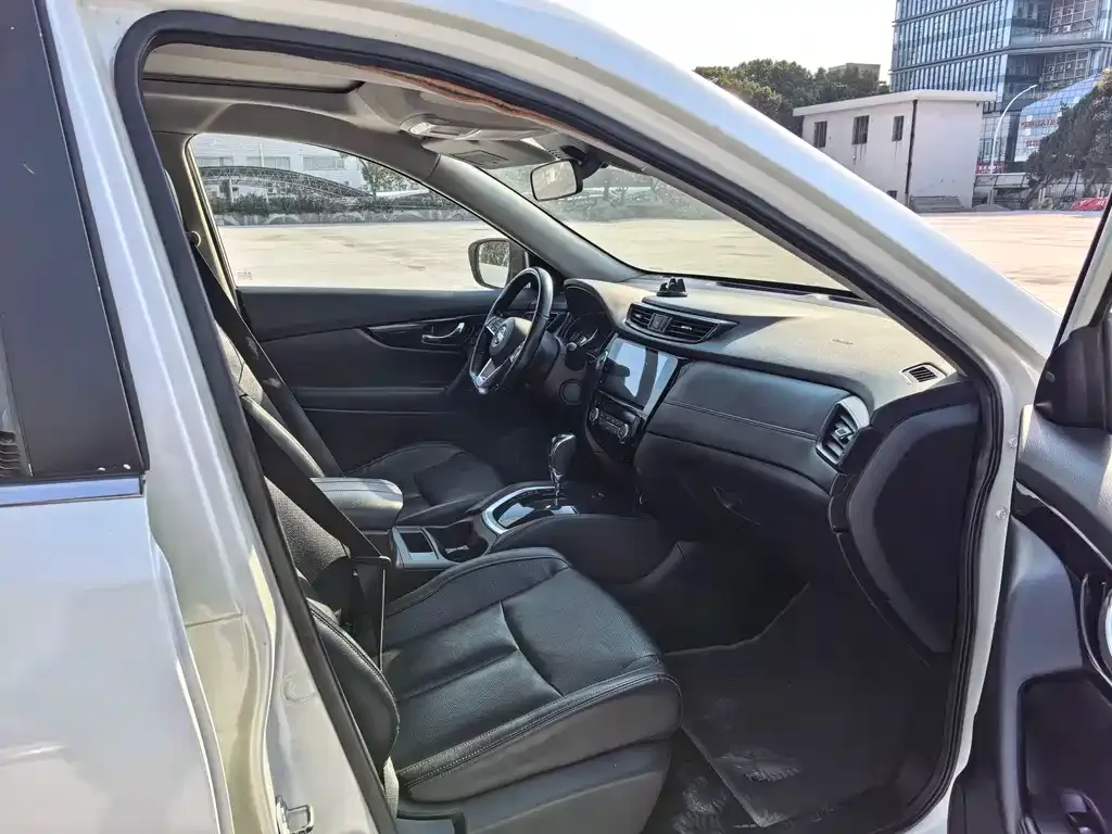 Nissan X-Trail — фото 10