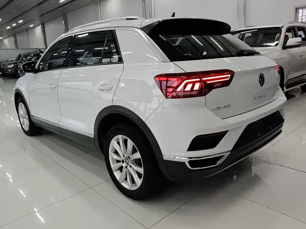 Volkswagen T-Roc — фото 4
