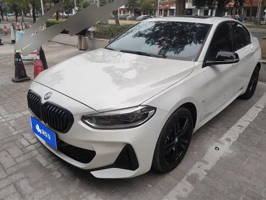 BMW 1 Series 2023 из CN, фото 1