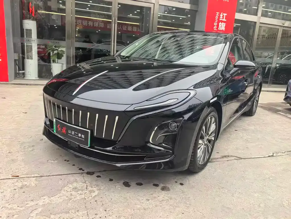 Hongqi E-QM5 — фото 1
