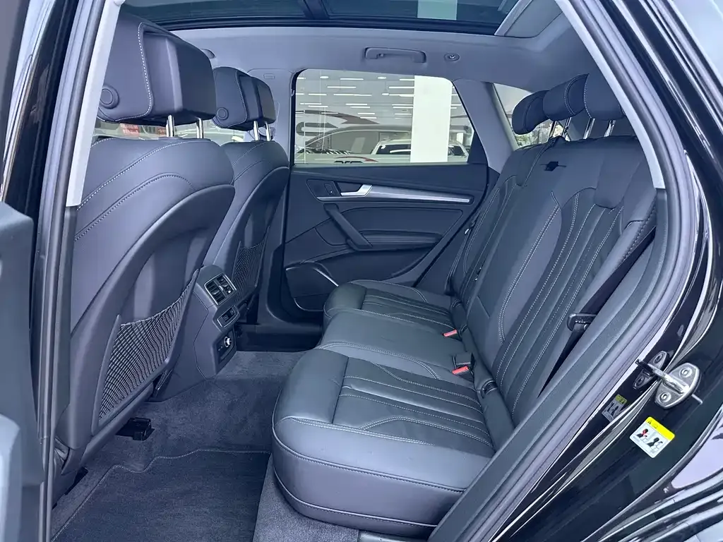 Audi Q5L 2023 из CN, фото 2