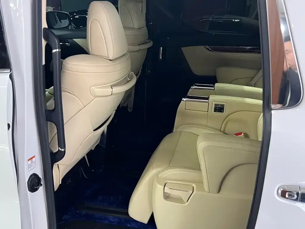 Toyota Alphard 2021 из CN, фото 3