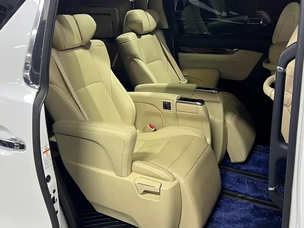 Toyota Alphard 2021 из CN, фото 7