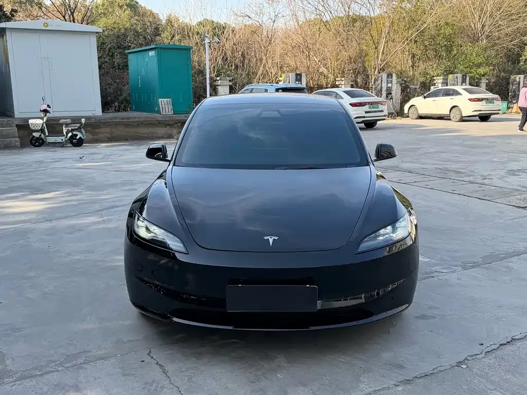 Tesla Model 3 2023 из CN, фото 5