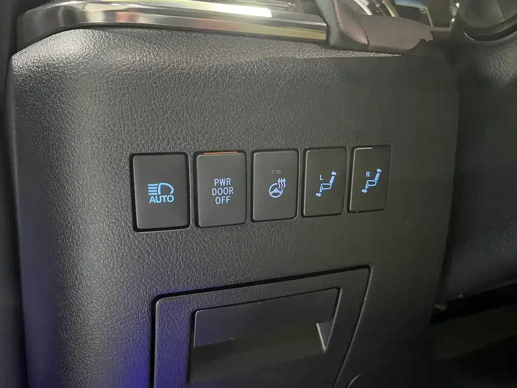 Toyota Vellfire 2023 из CN, фото 9