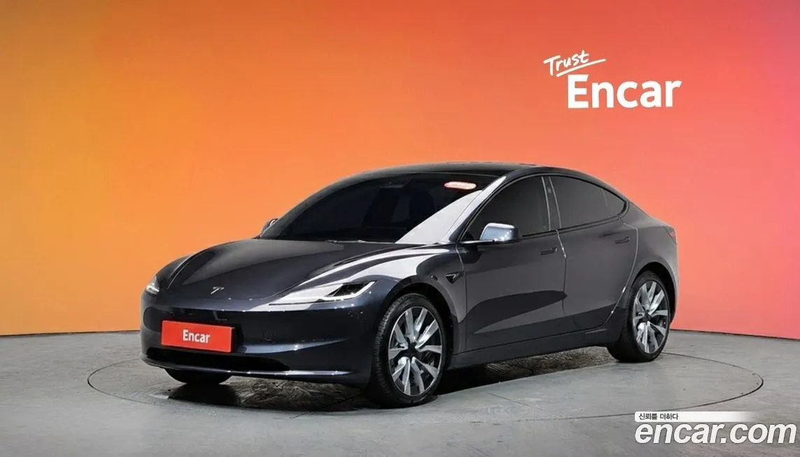 Tesla Model 3 — фото 1