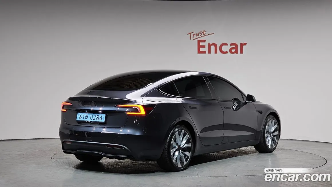 Tesla Model 3 — фото 3
