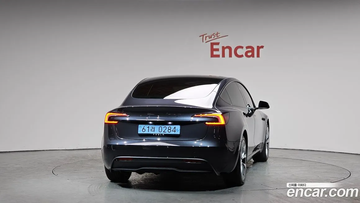 Tesla Model 3 — фото 5