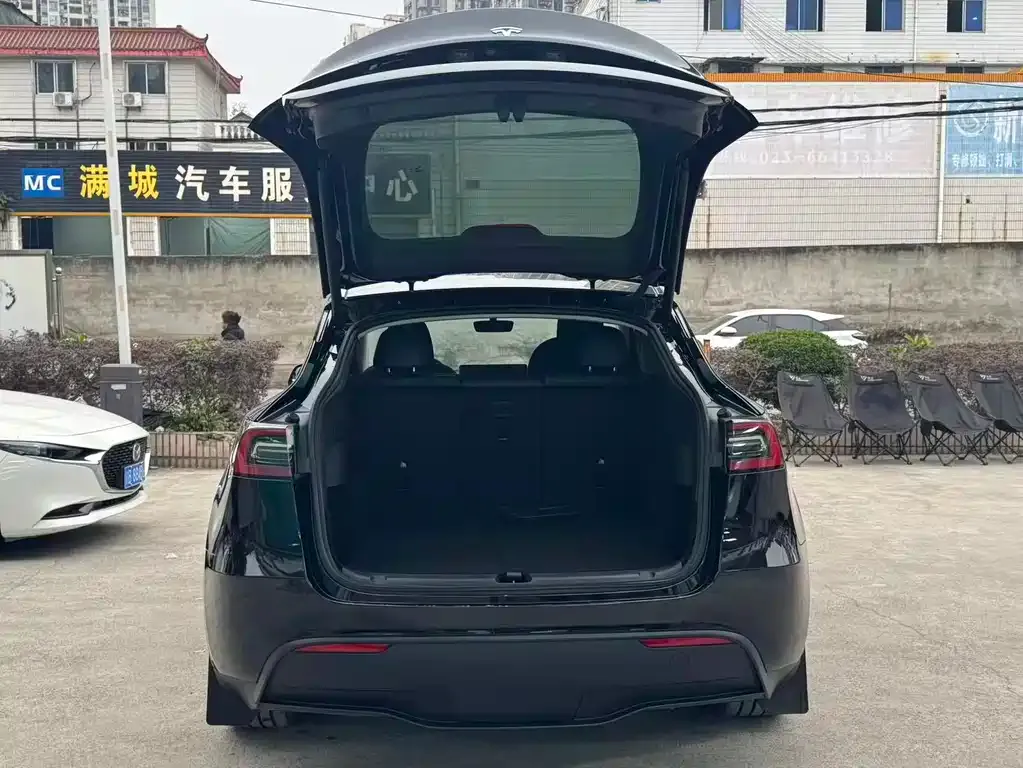Tesla Model Y 2023 из CN, фото 10