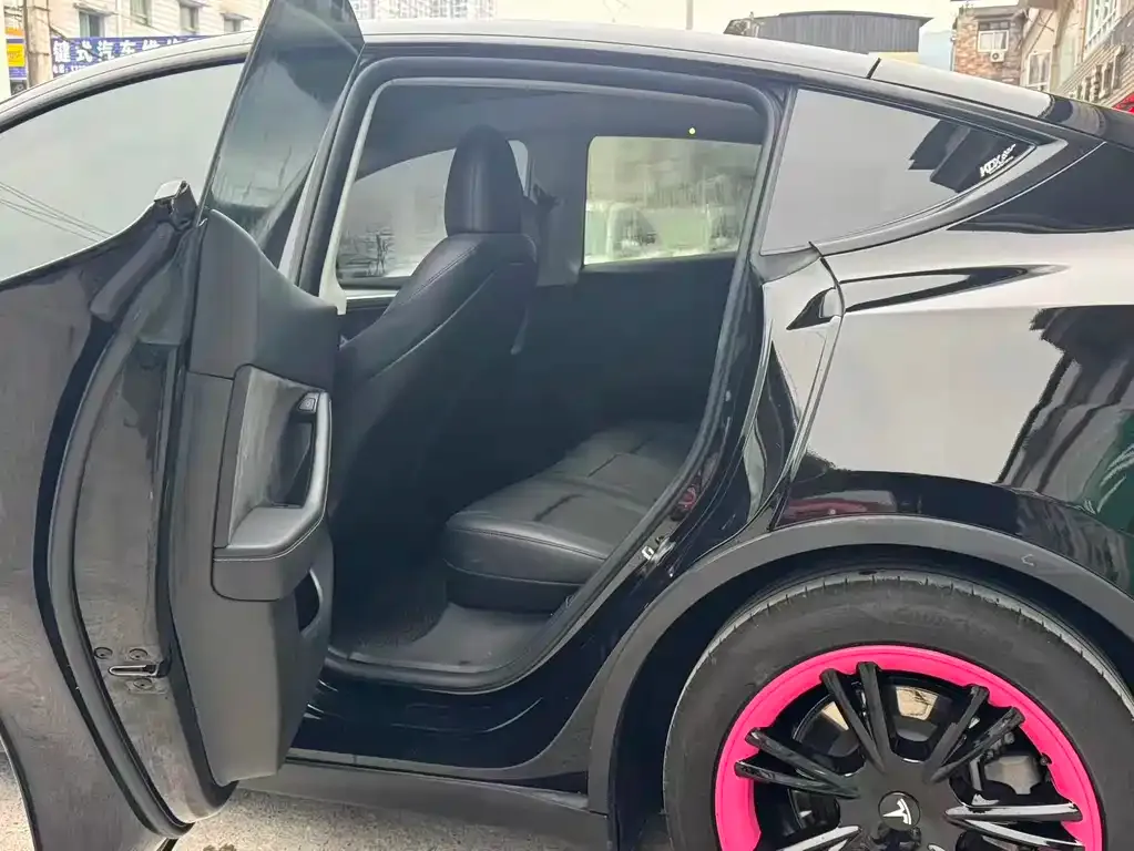 Tesla Model Y 2023 из CN, фото 9