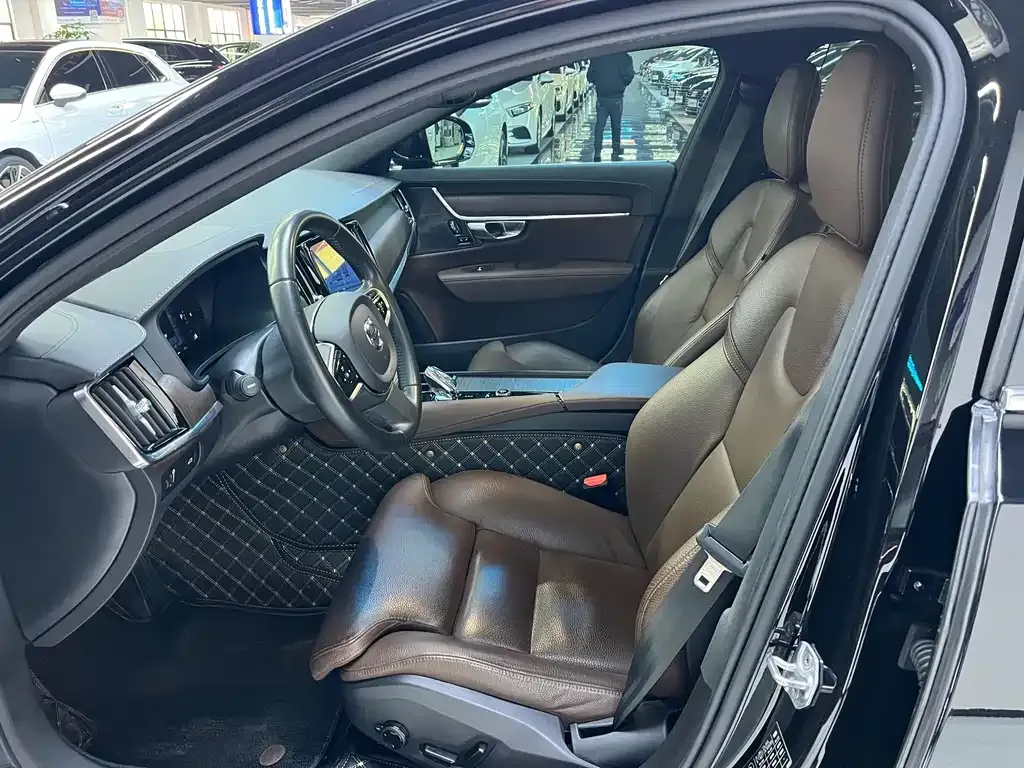 Volvo S90 2022 из CN, фото 5