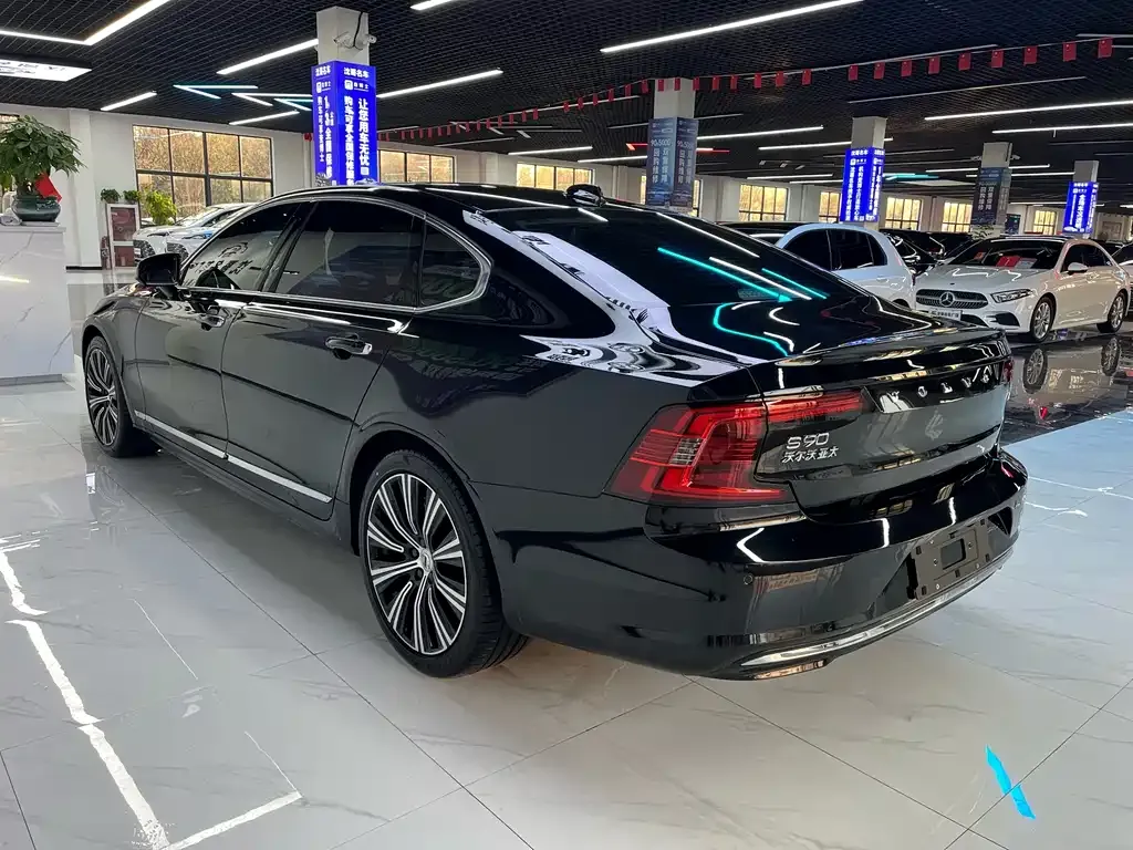 Volvo S90 2022 из CN, фото 3