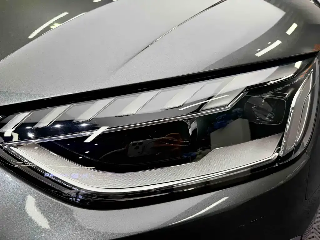 Audi A4L 2021 из CN, фото 6