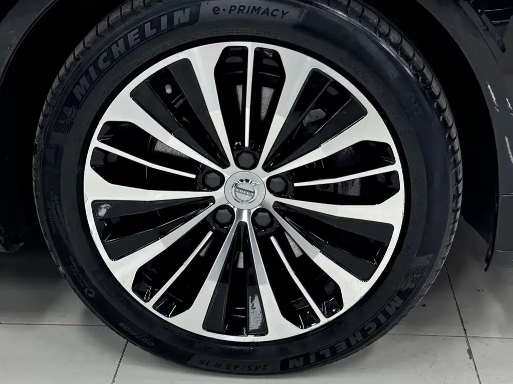 Volvo S90 2023 из CN, фото 3