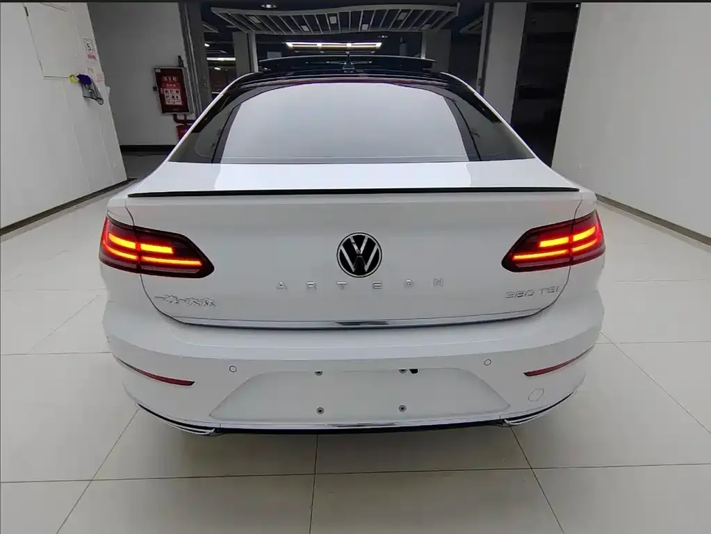 Volkswagen CC 2025 из CN, фото 4