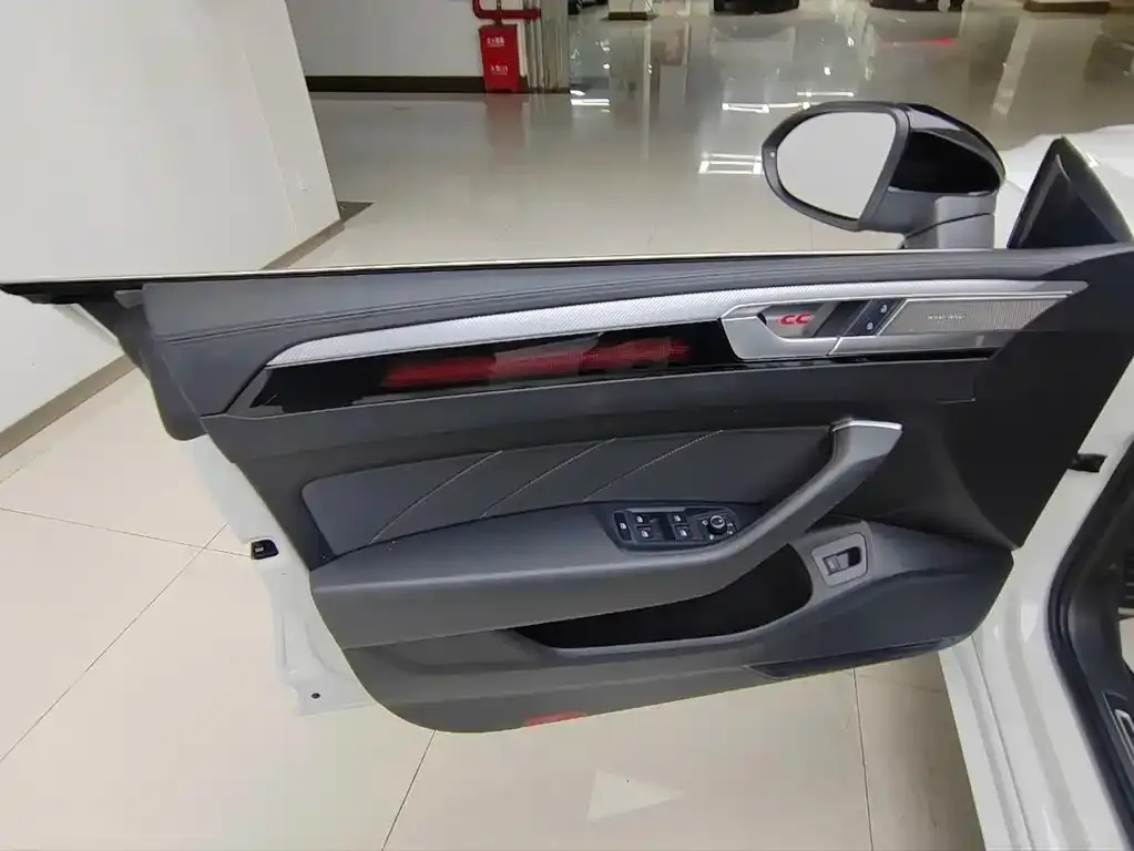 Volkswagen CC 2025 из CN, фото 2