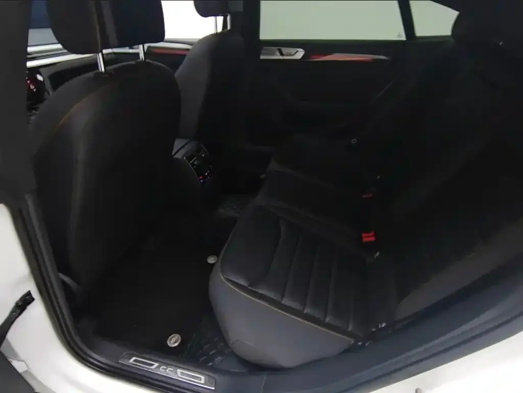 Volkswagen CC 2025 из CN, фото 3