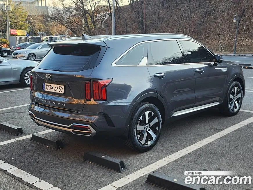 Kia Sorento — фото 9