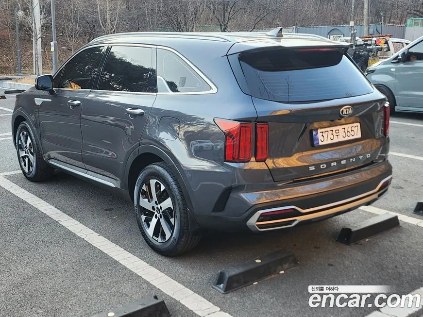 Kia Sorento — фото 6