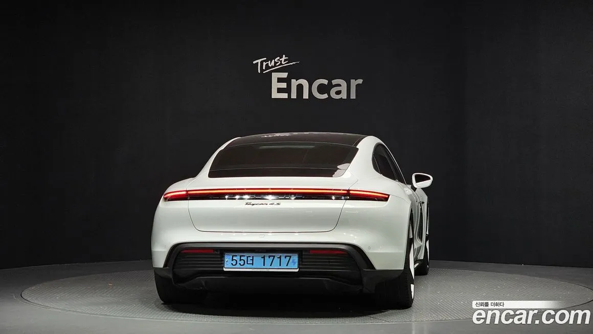 Porsche Taycan 2022 из KR, фото 8