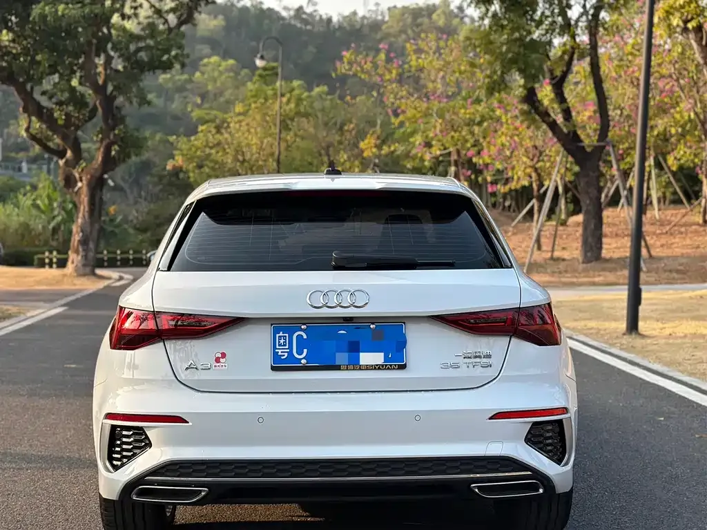 Audi A3 2023 из CN, фото 4