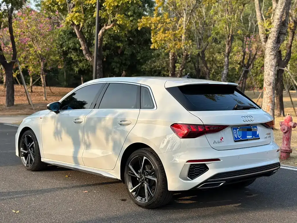 Audi A3 2023 из CN, фото 8