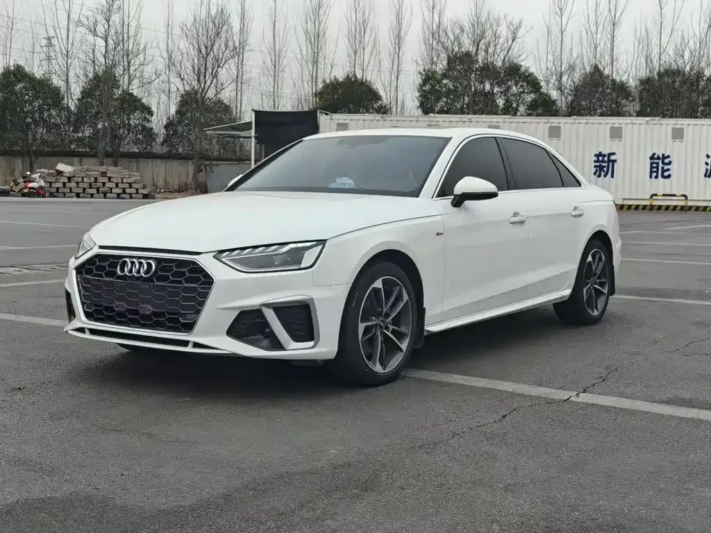Audi A4L 2022 из CN, фото 1