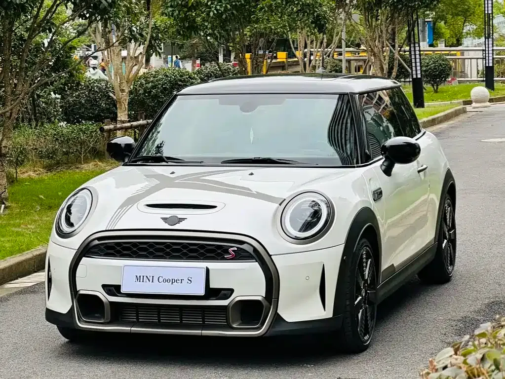 MINI Cooper (3-door) — фото 1