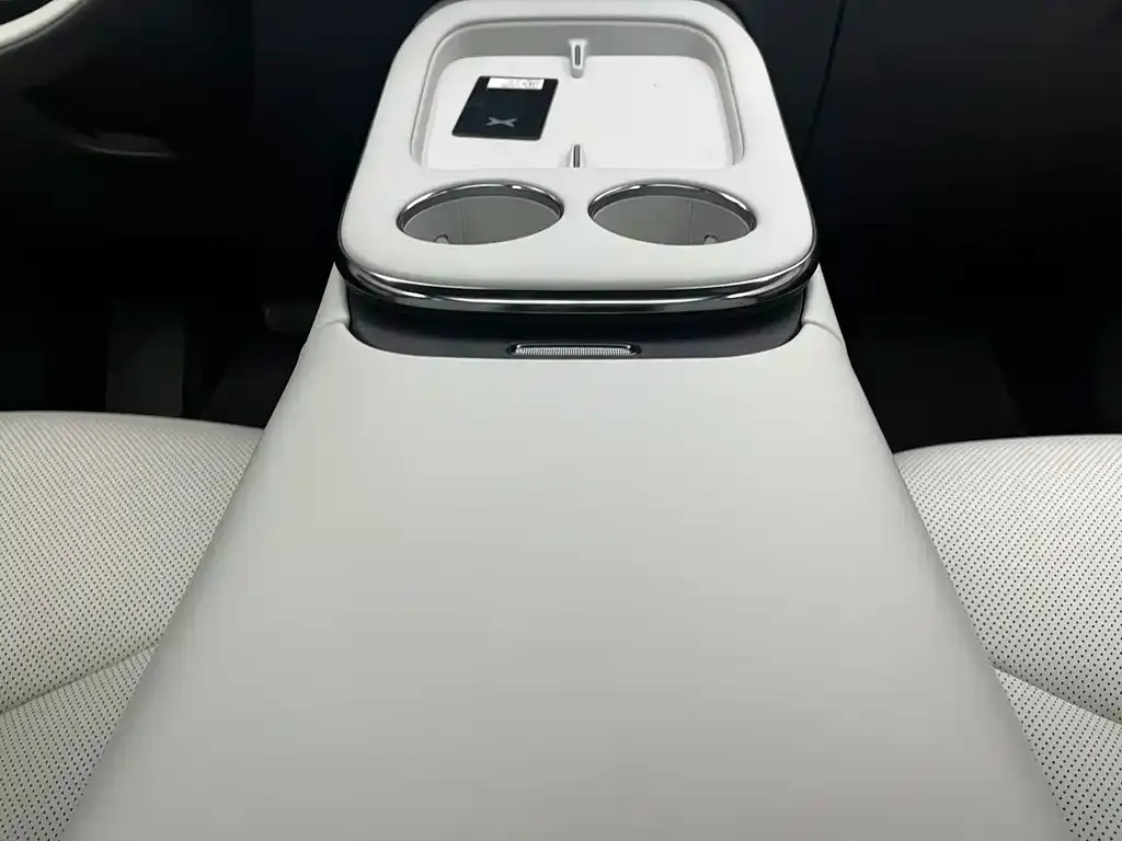 XPeng G7 2025 из CN, фото 2