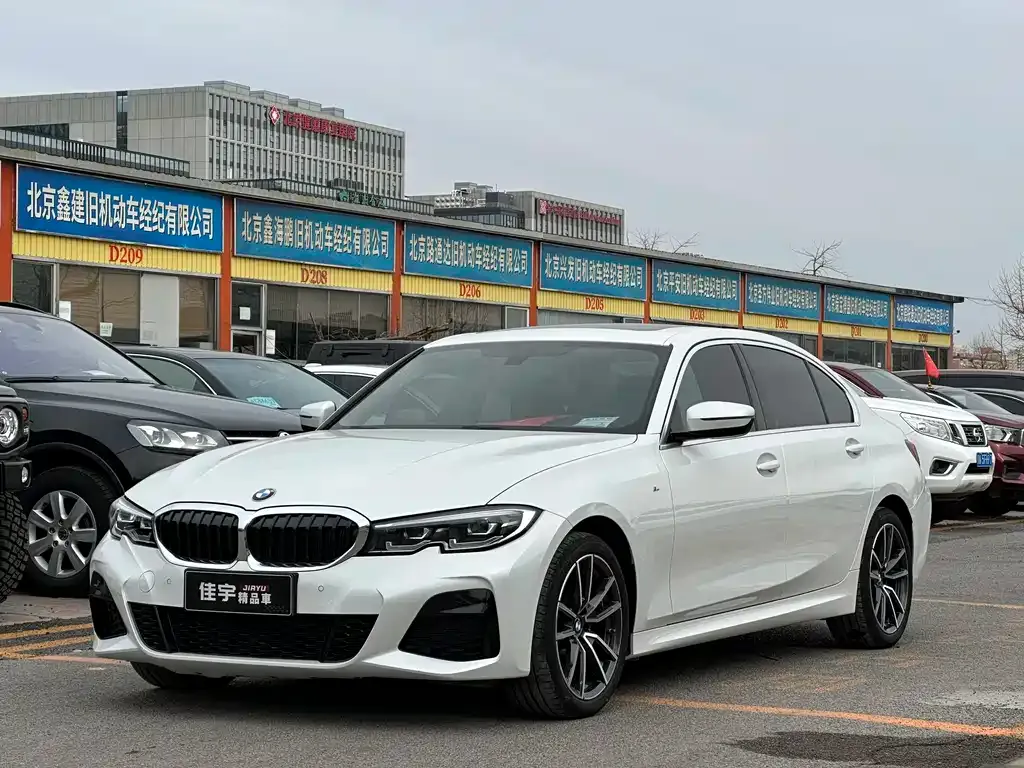 BMW 3 Series 2022 из CN, фото 1