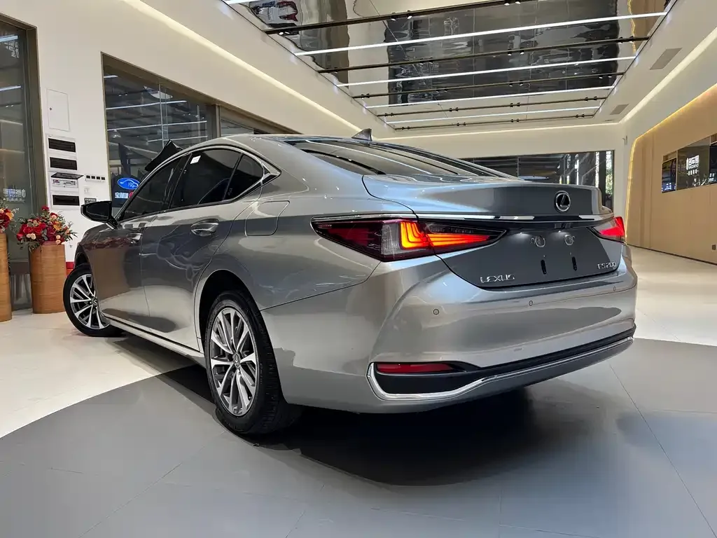 Lexus ES 2024 из CN, фото 8