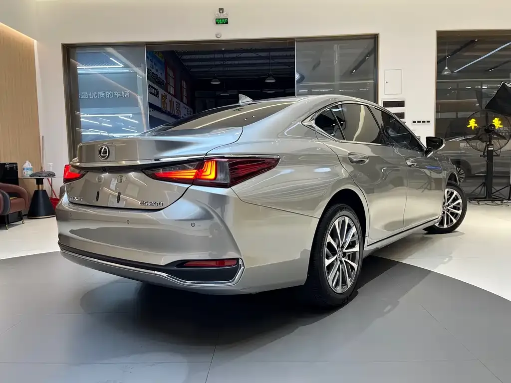Lexus ES 2024 из CN, фото 6