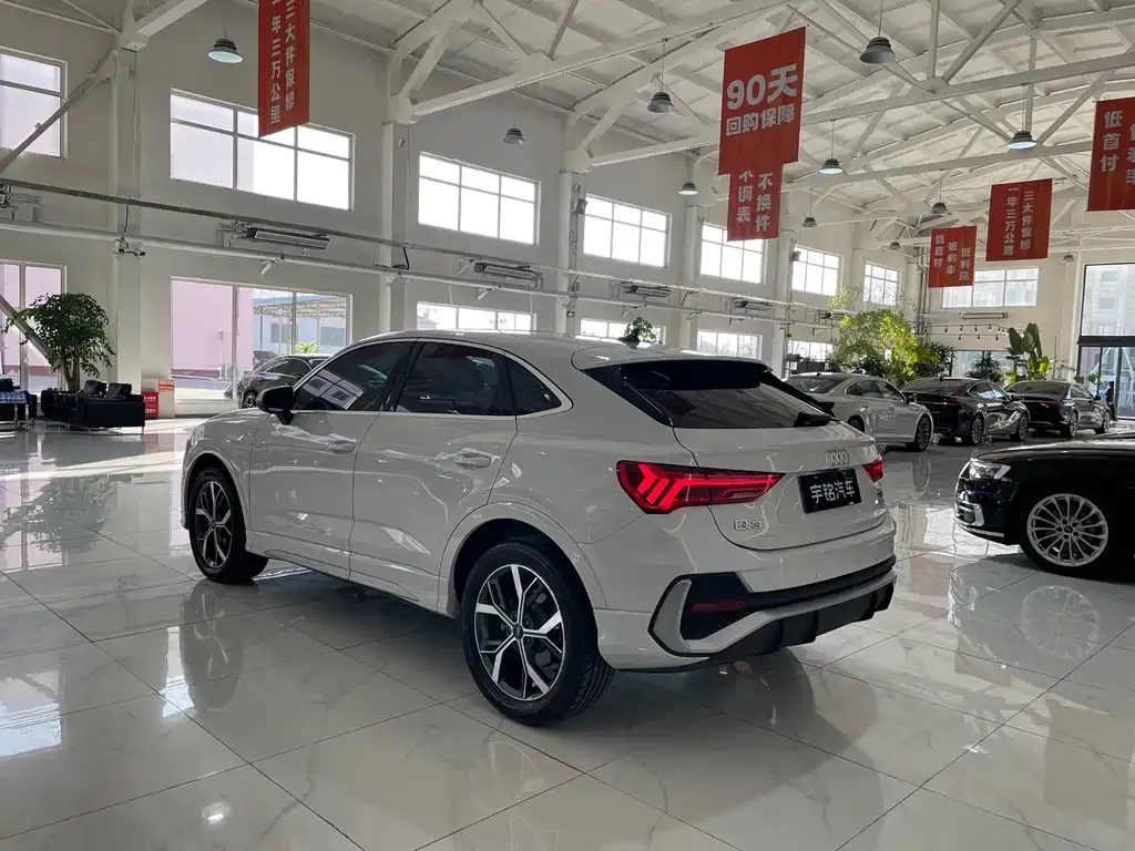 Audi Q3 Sportback — фото 7