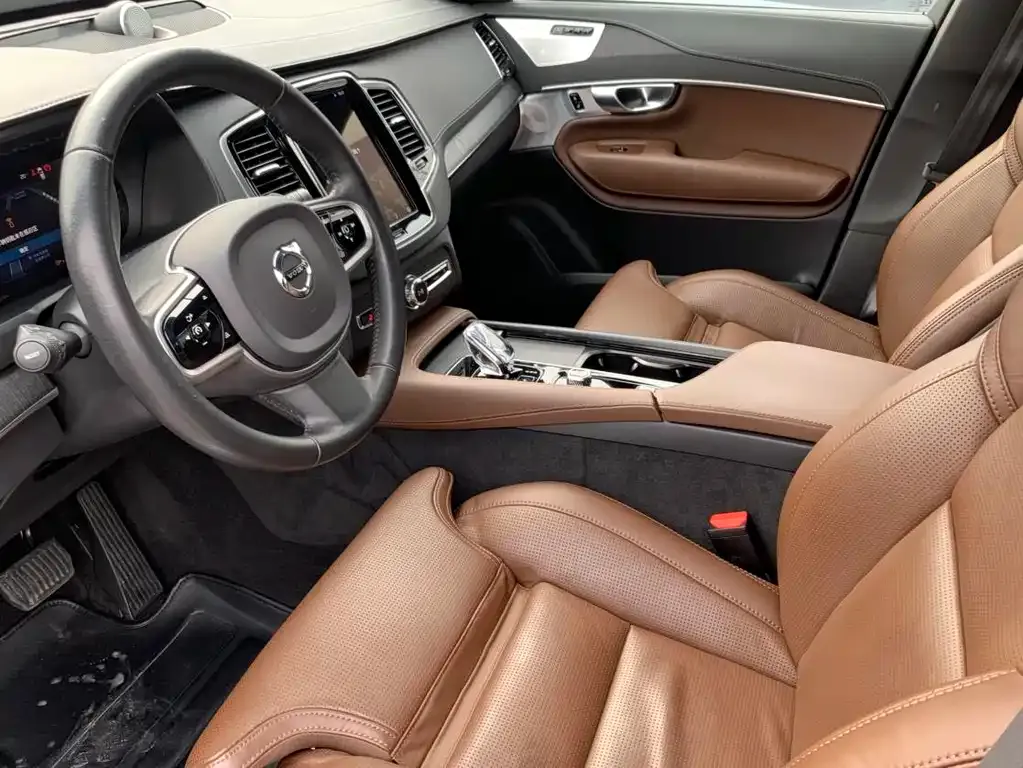 Volvo XC90 — фото 7