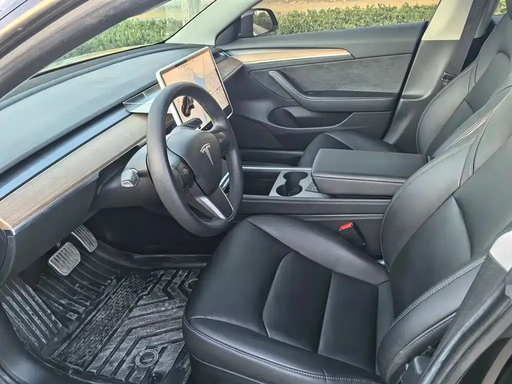 Tesla Model 3 — фото 3