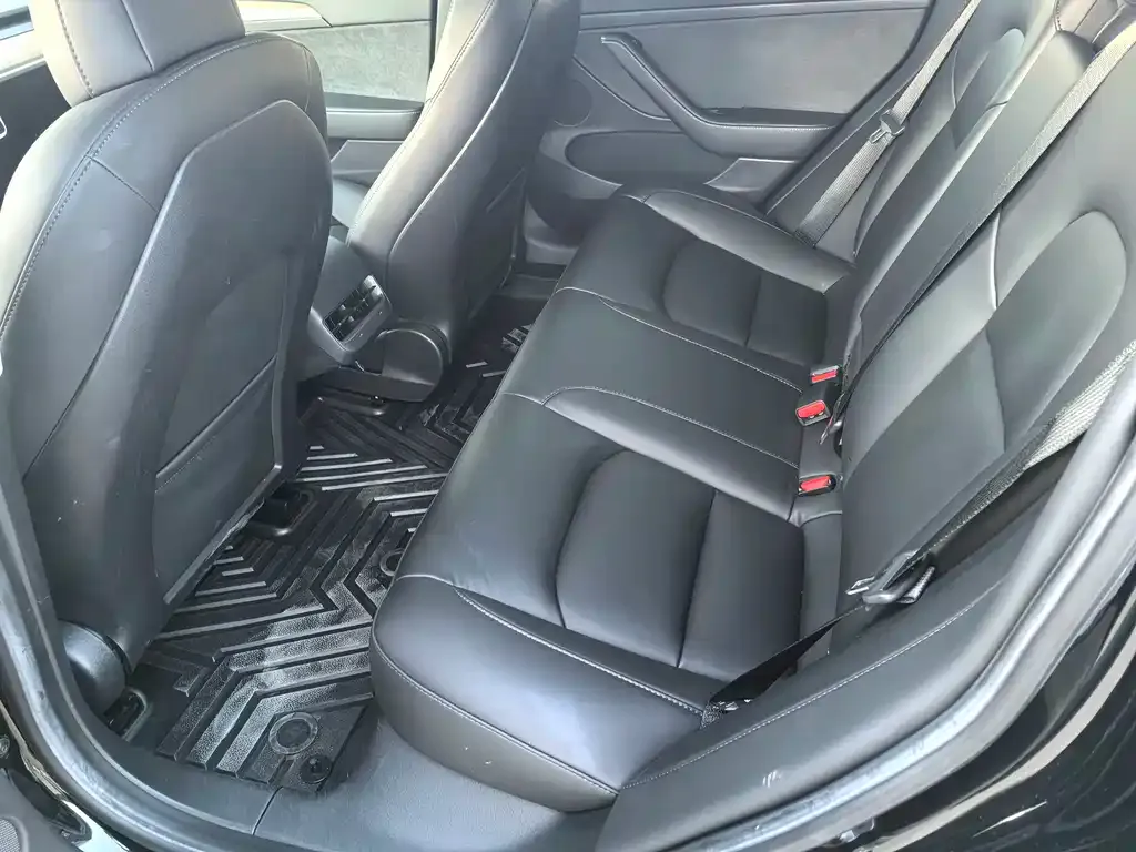 Tesla Model 3 — фото 6