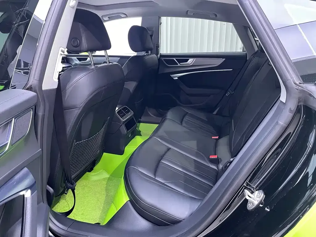 Audi A7 2022 из CN, фото 7