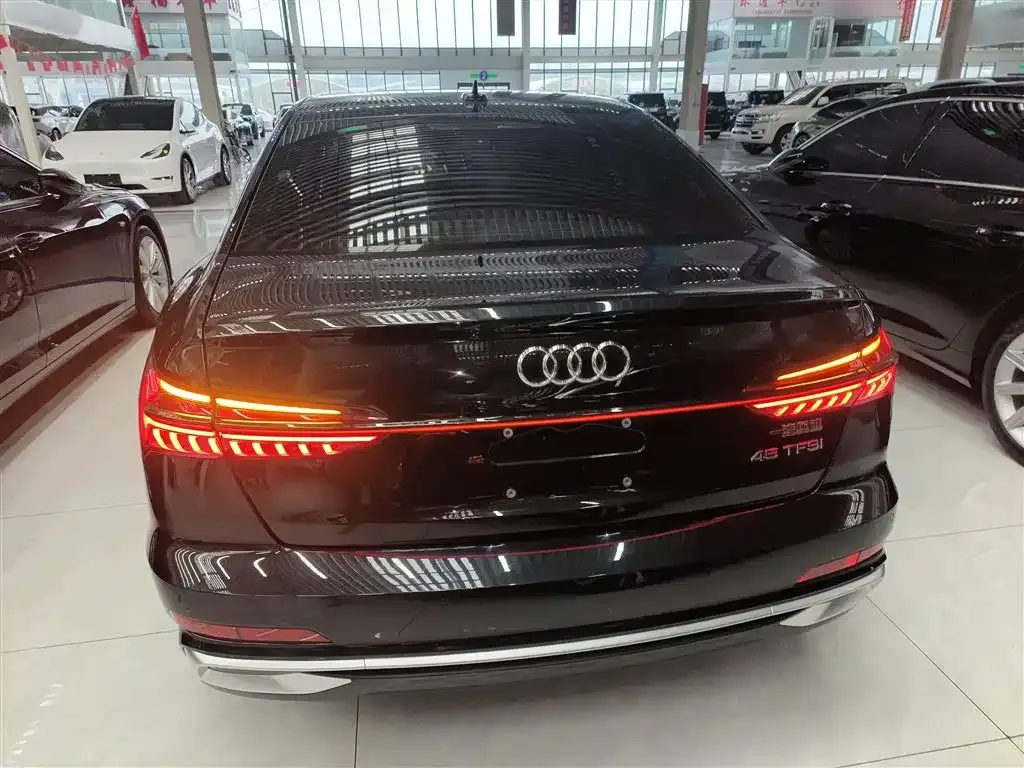 Audi A6L — фото 8