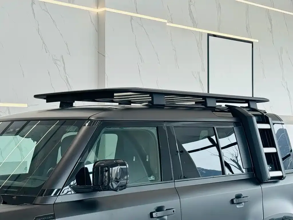 Land Rover Defender 2023 из CN, фото 2