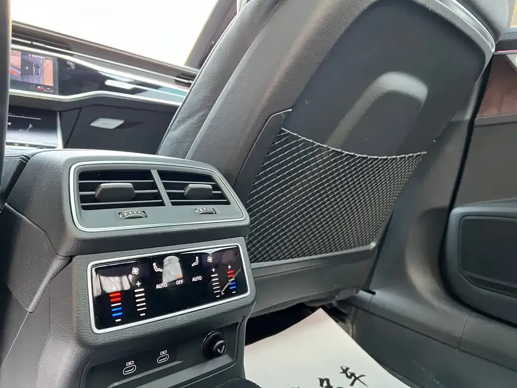 Audi A6L 2022 из CN, фото 8