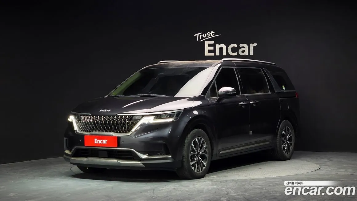 Kia Carnival — фото 1