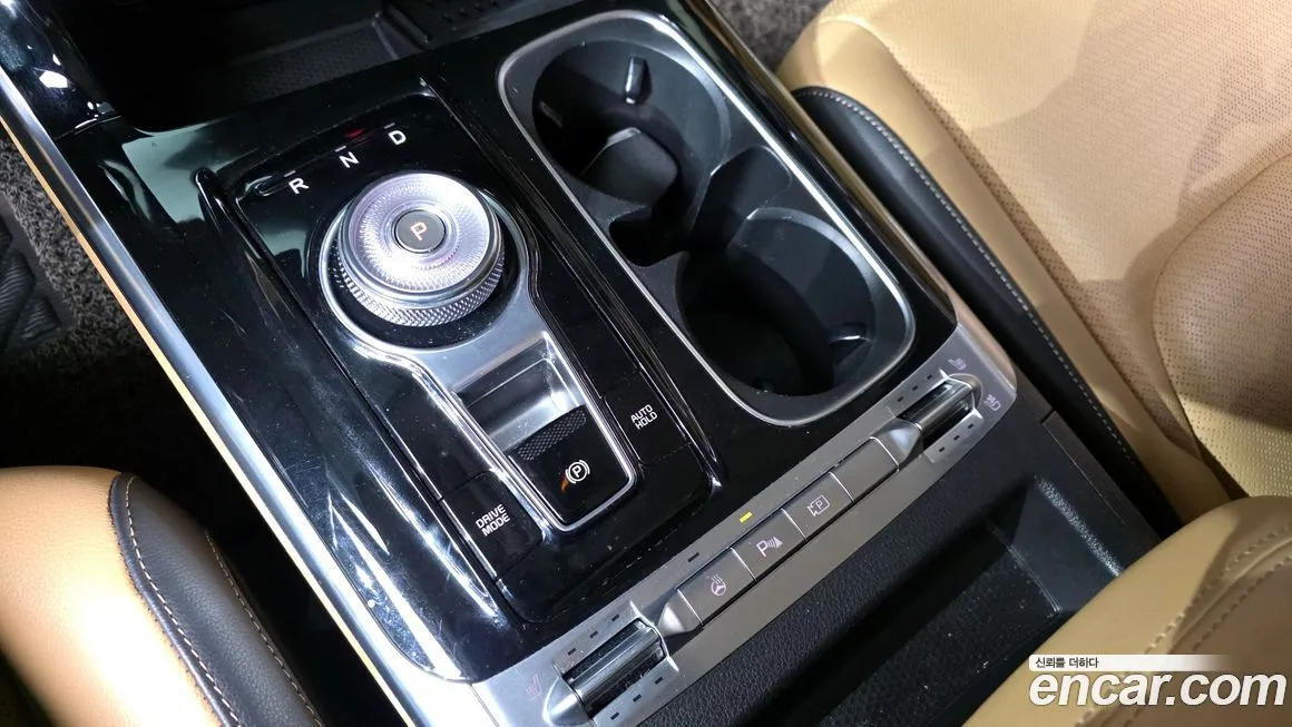 Kia Carnival — фото 10