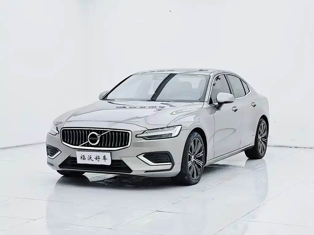 Volvo S60 — фото 1