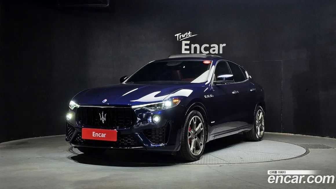 Maserati Levante — фото 1