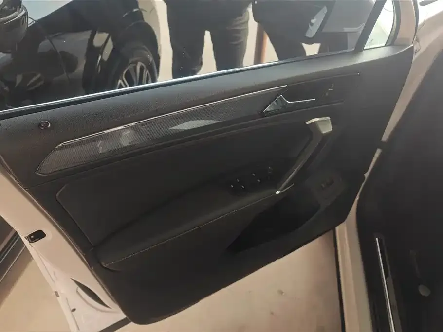 Volkswagen Tiguan L 2021 из CN, фото 6
