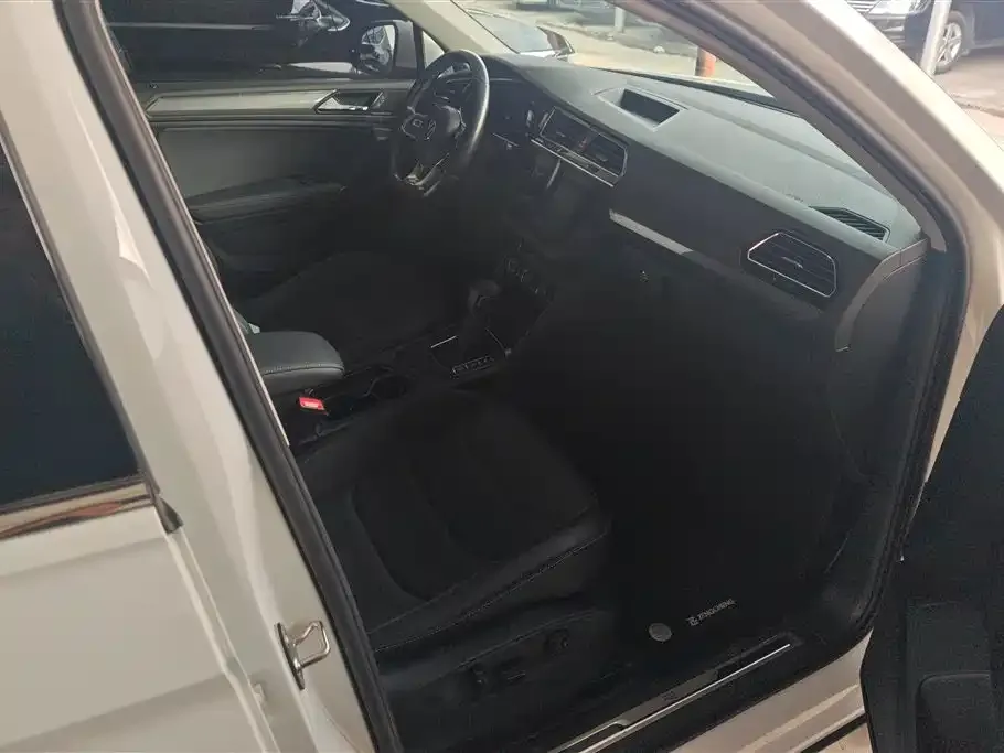 Volkswagen Tiguan L 2021 из CN, фото 10