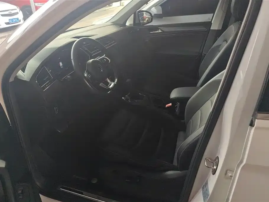 Volkswagen Tiguan L 2021 из CN, фото 5